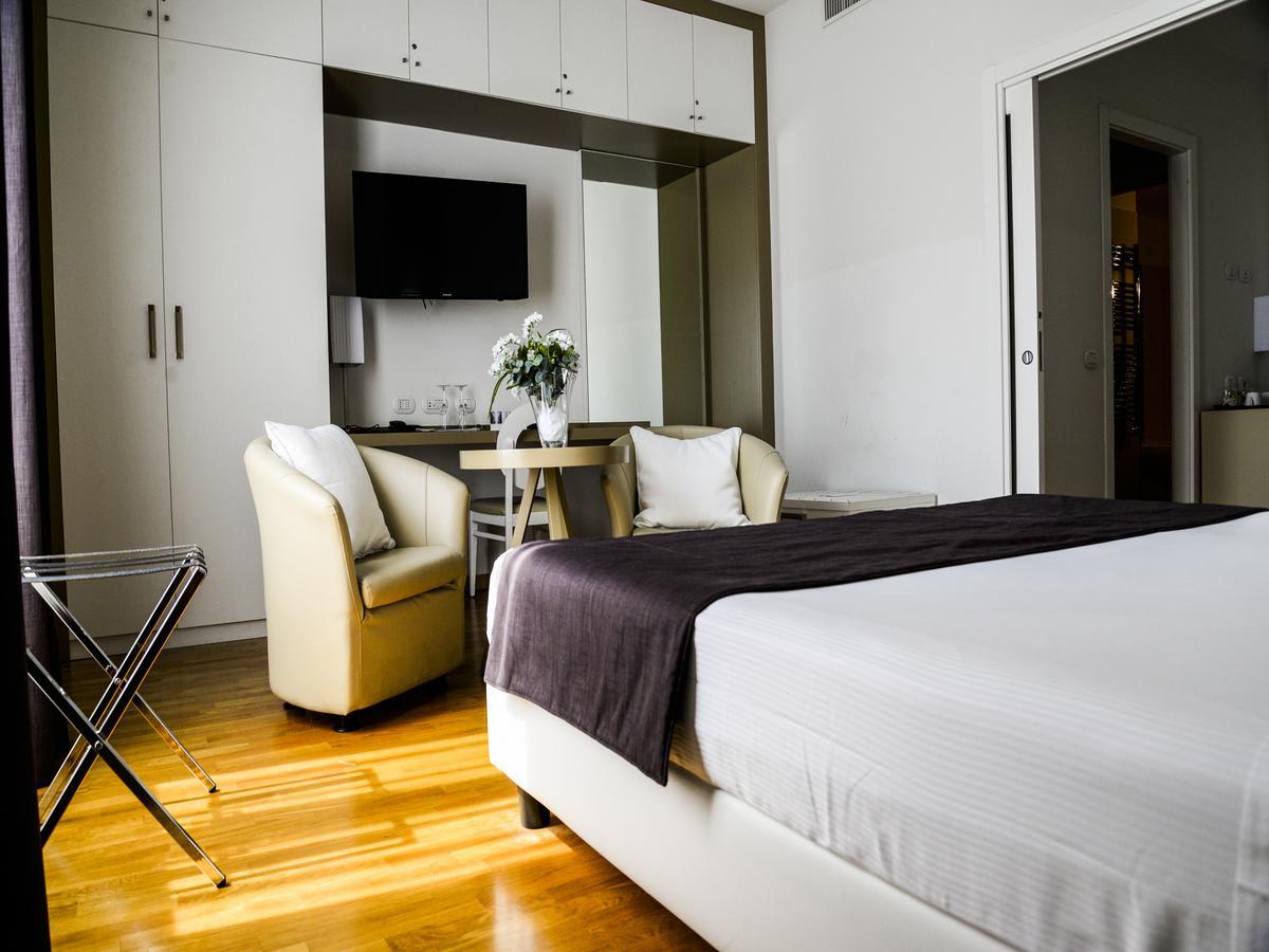 Hotel At Forty-one Rom